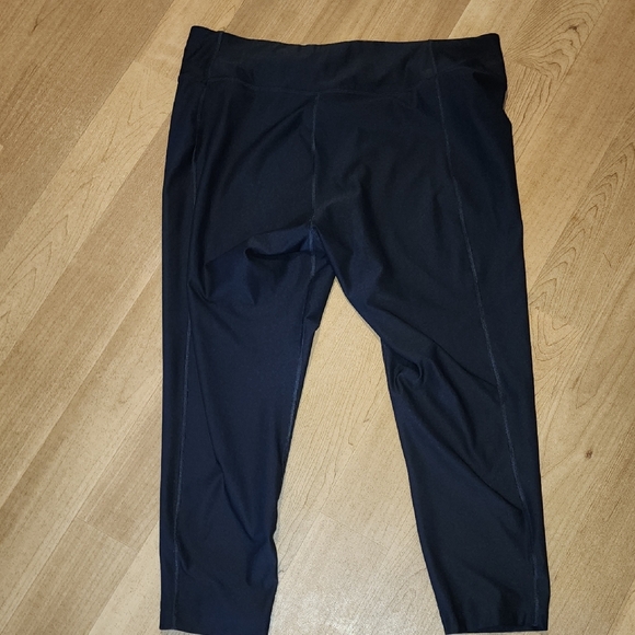 Nike Black Leggings with White Swoosh - Picture 6 of 6